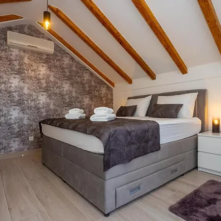 Ferienhaus Stone House Iris