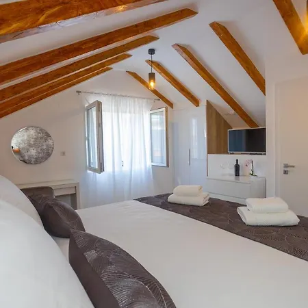 Сasa de vacaciones Stone House Iris Split
